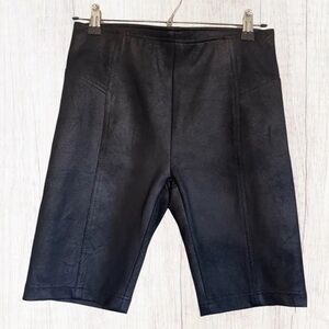 Free People Womens Faux Suede Fitted Biker Shorts  Medium
Black Stretch